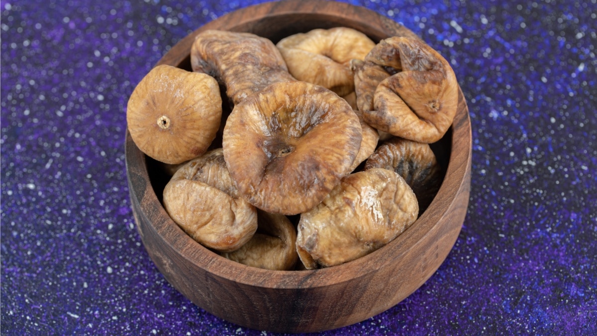 ठंड में खाएं ये 5 ड्राई फ्रूट्स