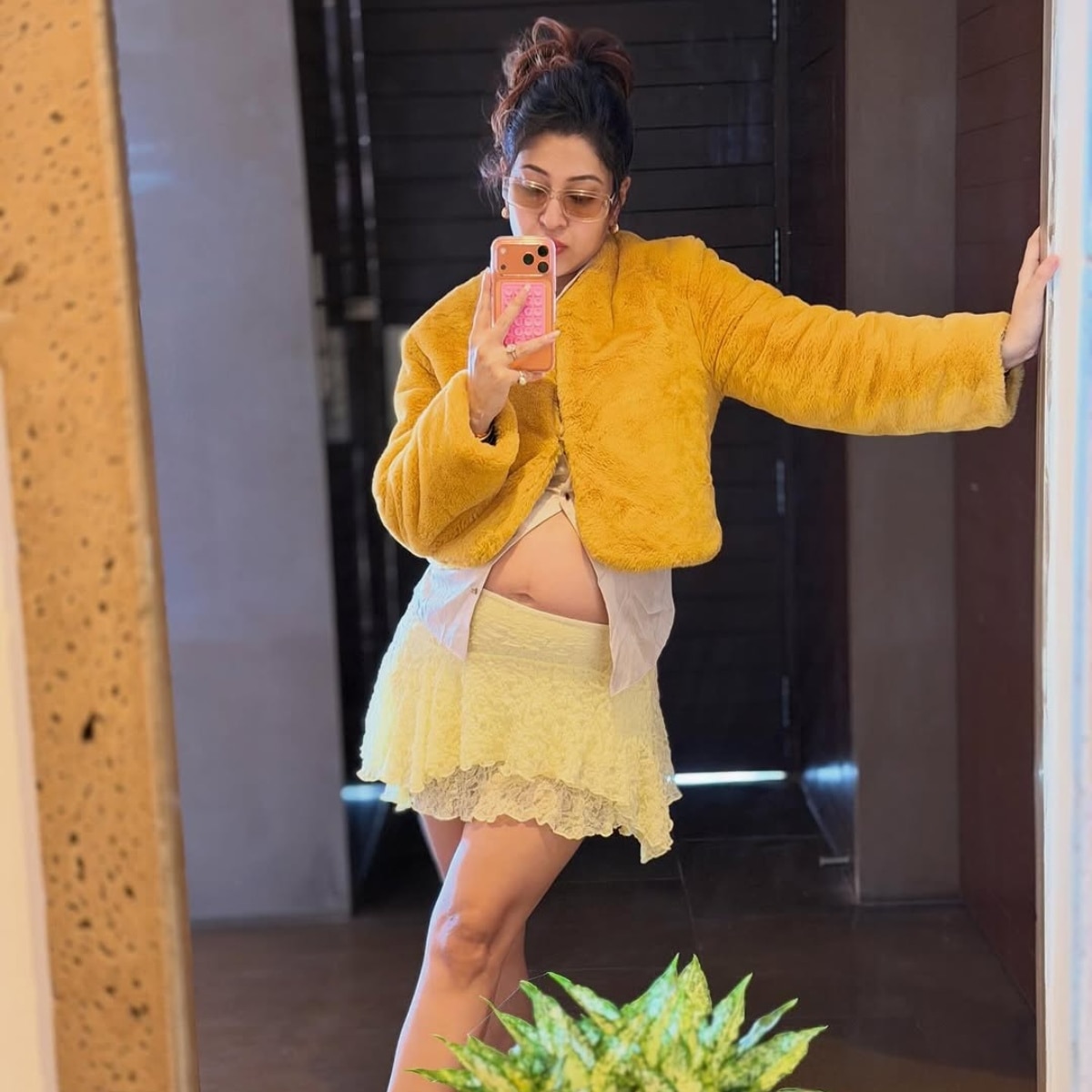 सोनारिका भदौरिया ने शेयर की फोटोज