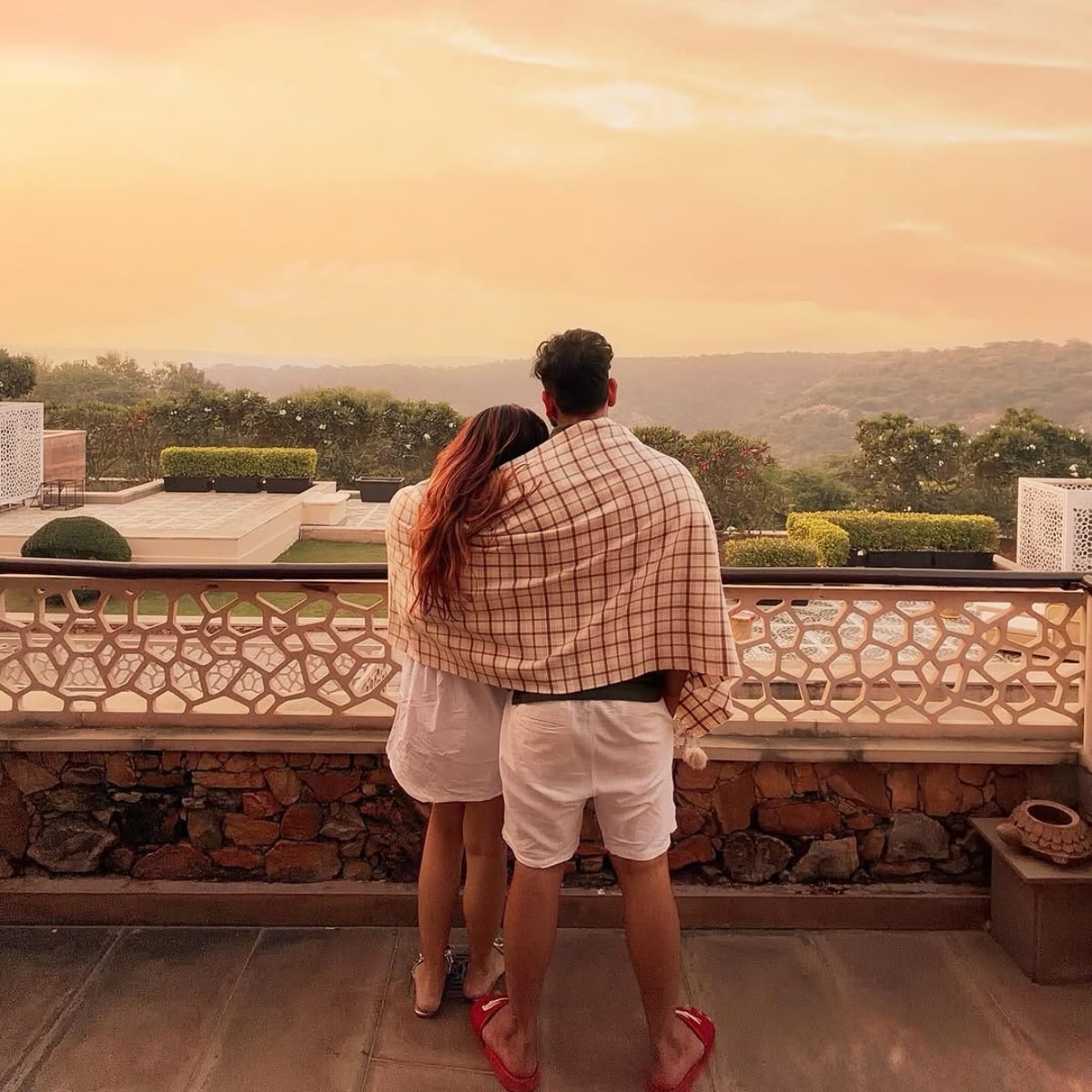 सोनारिका भदौरिया ने शेयर की फोटोज