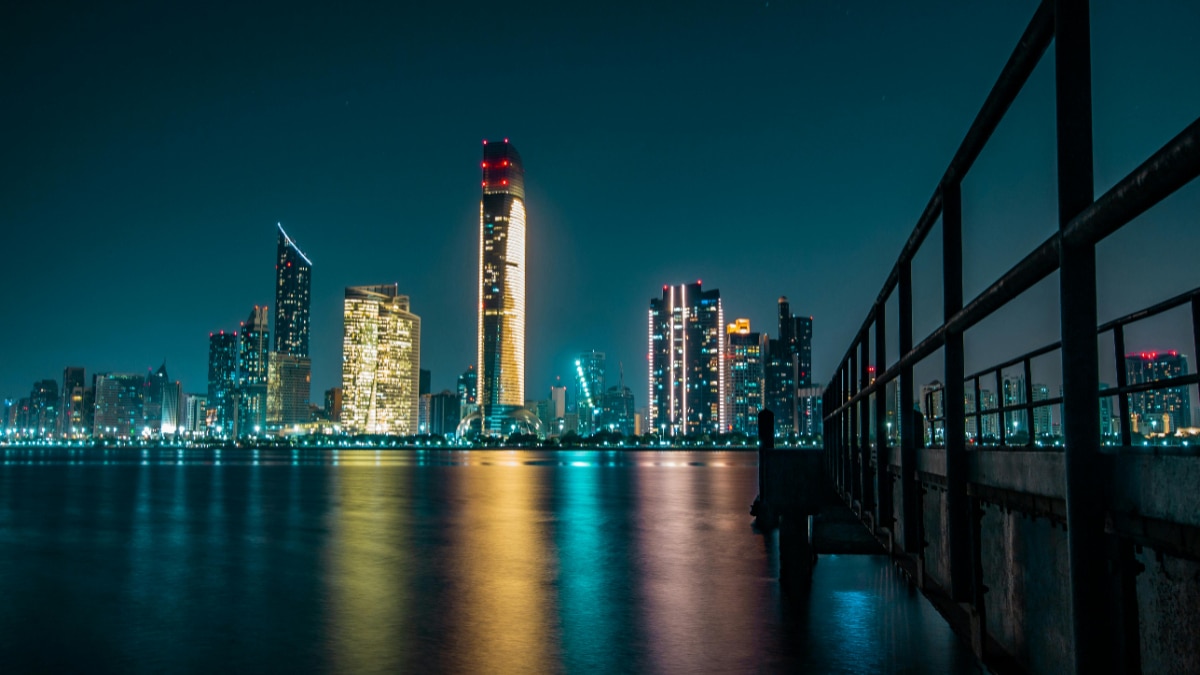 अबू धाबी इतना ताकतवर क्यों है