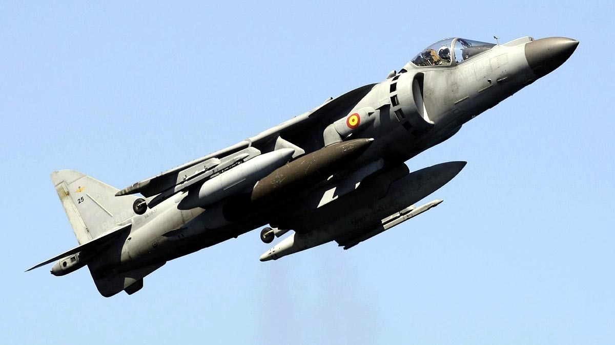 AV-8B Harrier II Fighter Jet