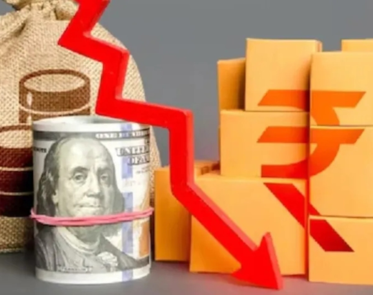 भारतीय रुपया पहली बार 90 पर लुढ़का