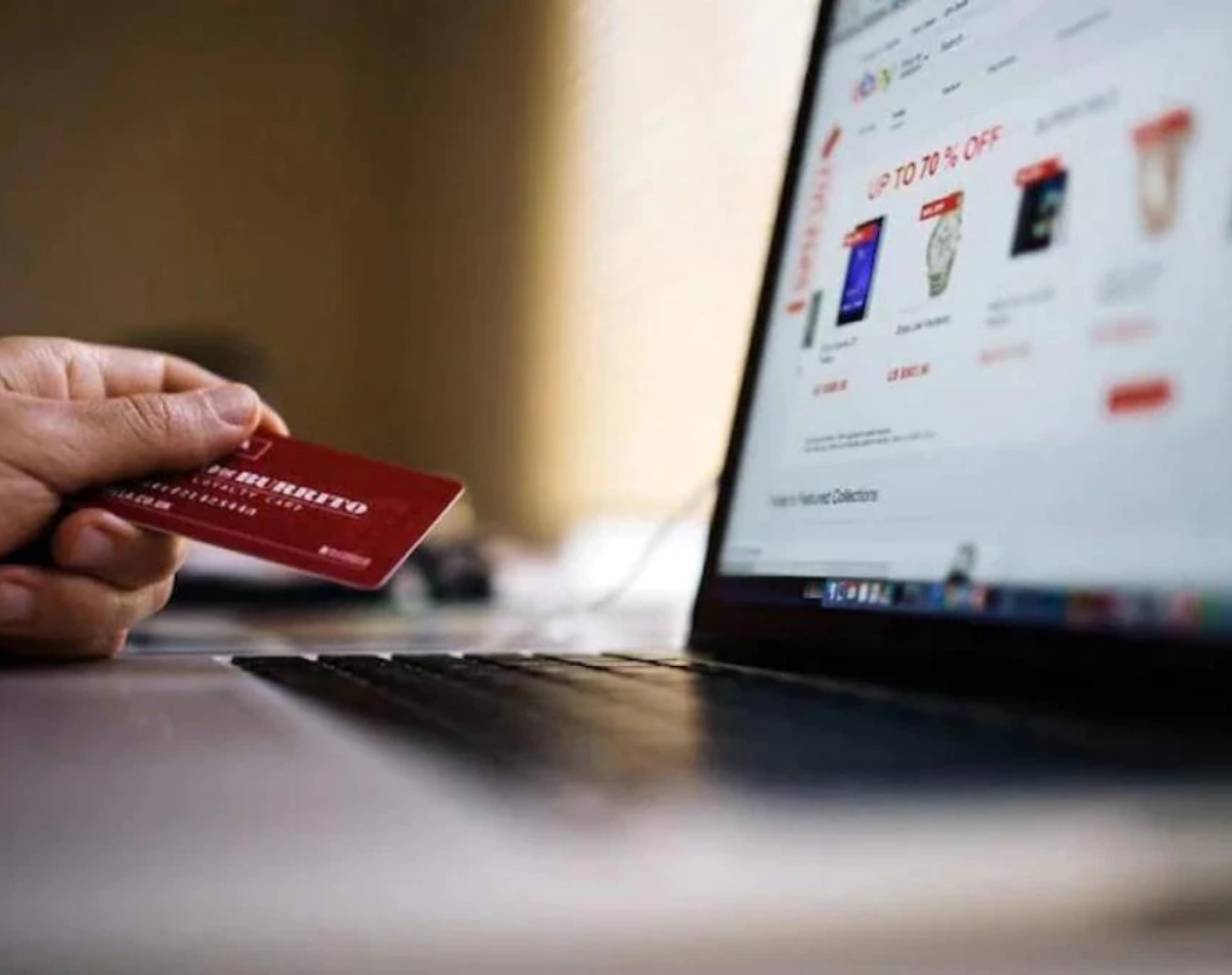 तीसरी बात: क्रेडिट कार्ड का यूज संभलकर करें ​​​​​​​