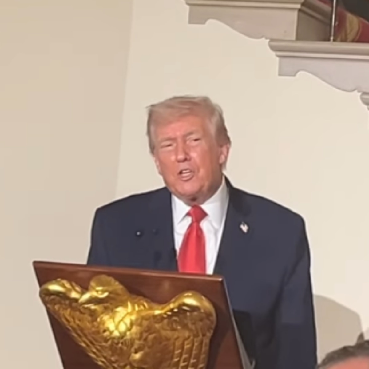 मल्लिका शेरावत (Photo: Instagram @mallikasherawat)