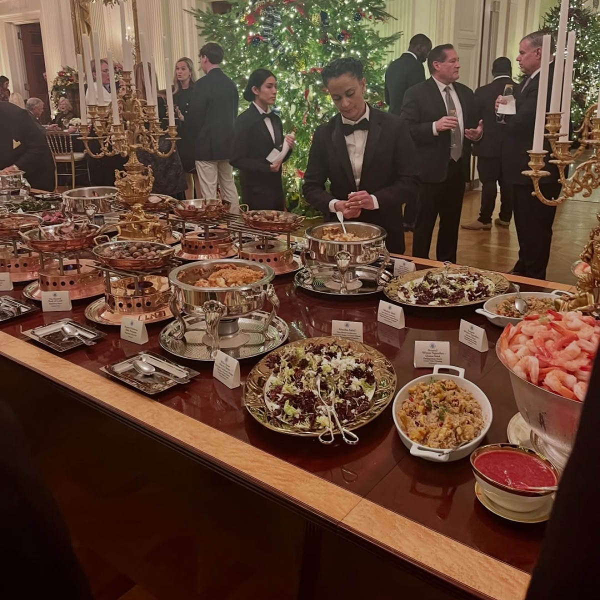 मल्लिका शेरावत (Photo: Instagram @mallikasherawat)