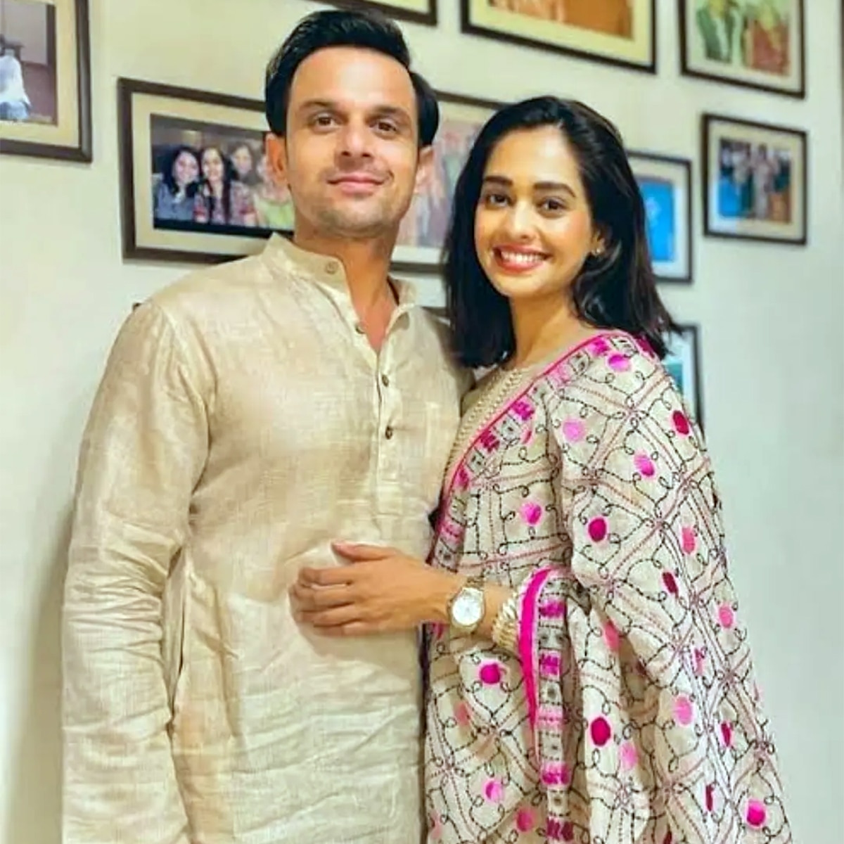 मुग्धा चापेकर-रविश देसाई