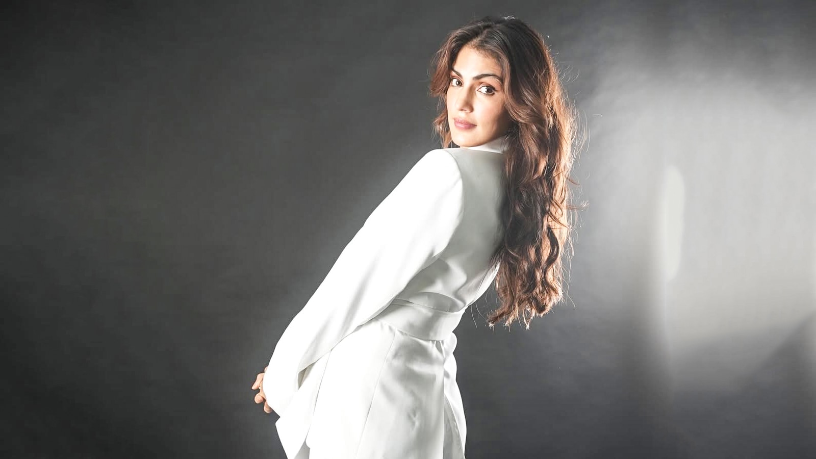  रिया चक्रवर्ती