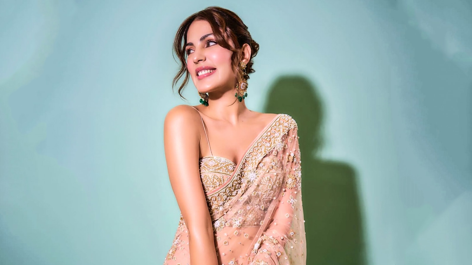  रिया चक्रवर्ती