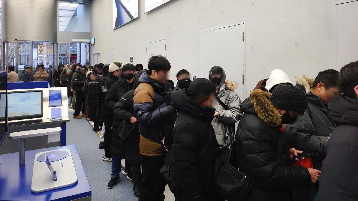 Samsung Galaxy Z TriFold sale