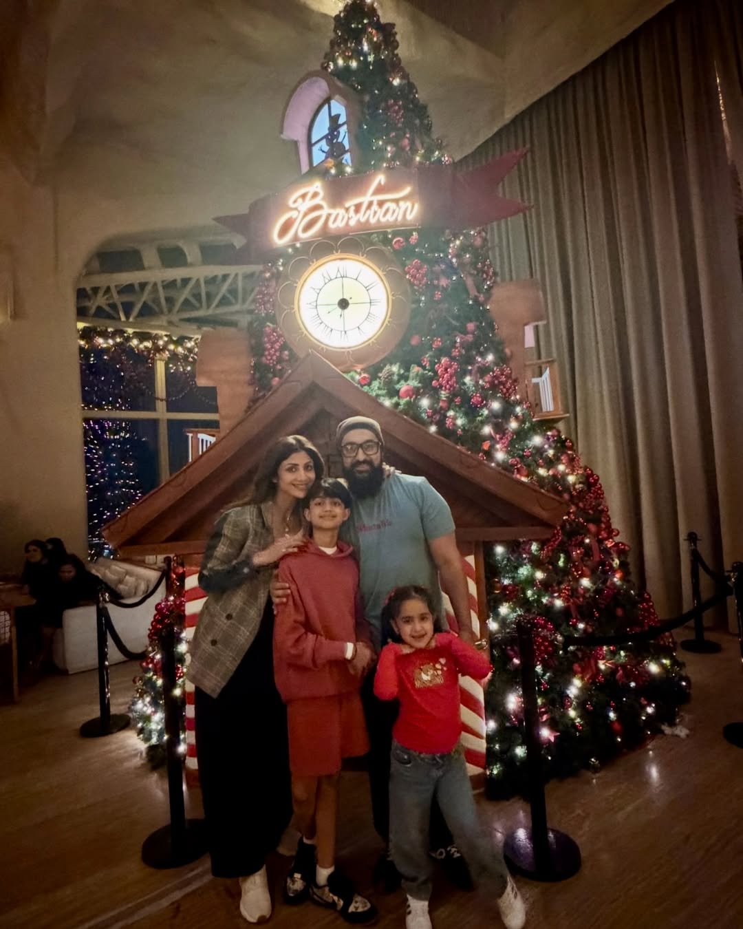 Shilpa shetty with husband and kids