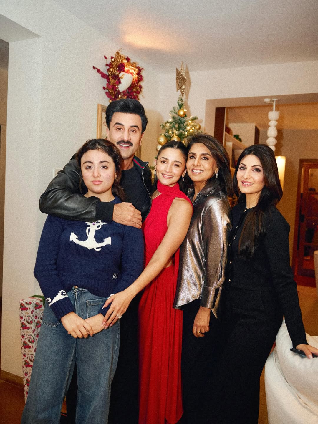 Ranbir Kapoor with family
