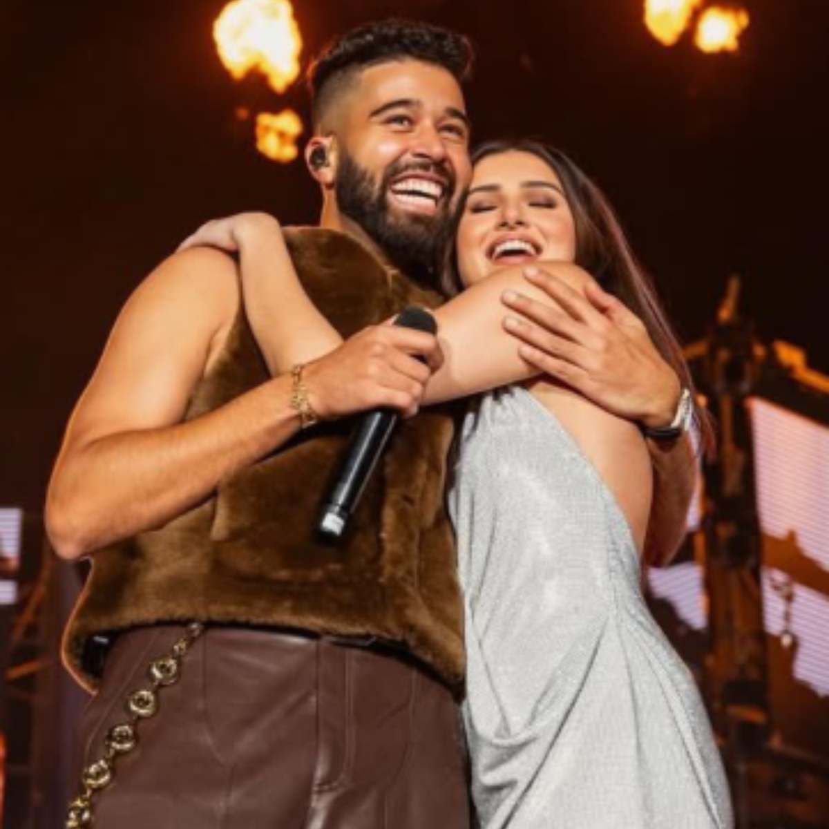 बॉलीवुड एक्ट्रेस तारा सुतारिया के अफेयर