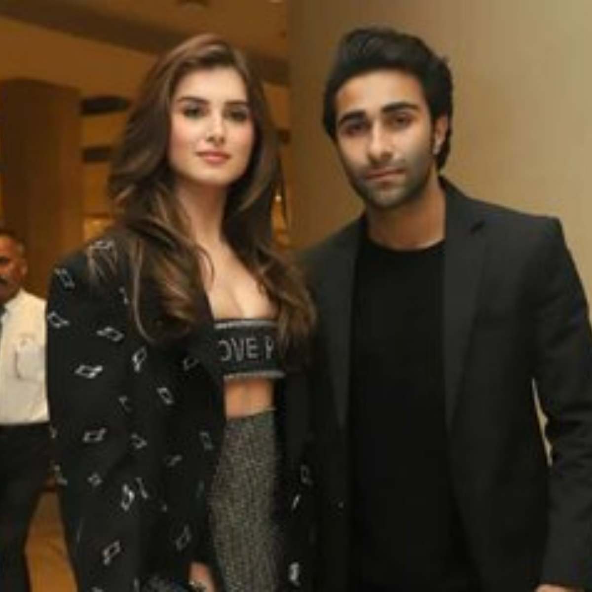 बॉलीवुड एक्ट्रेस तारा सुतारिया के अफेयर