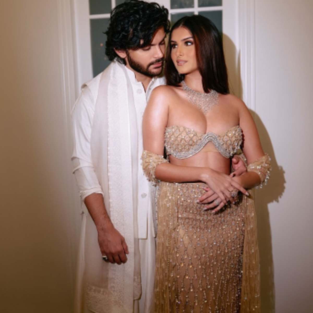 बॉलीवुड एक्ट्रेस तारा सुतारिया के अफेयर