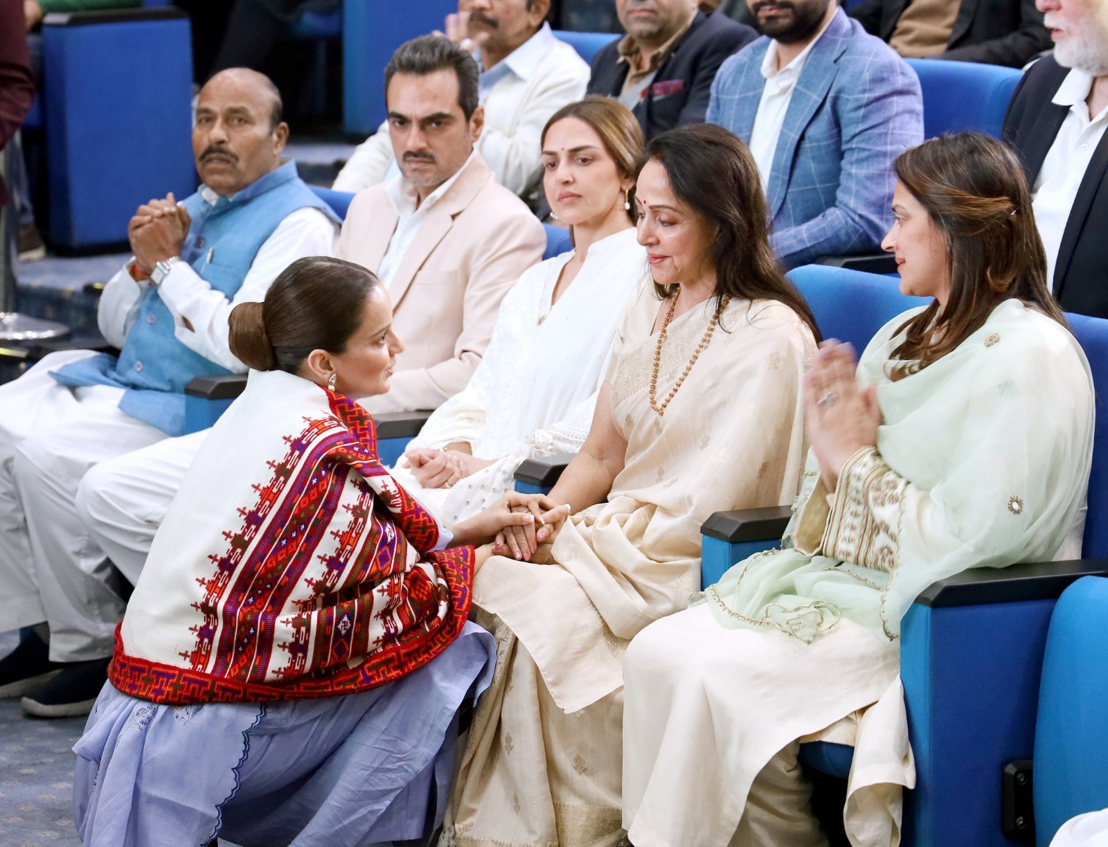 Dharmendra Prayer meet