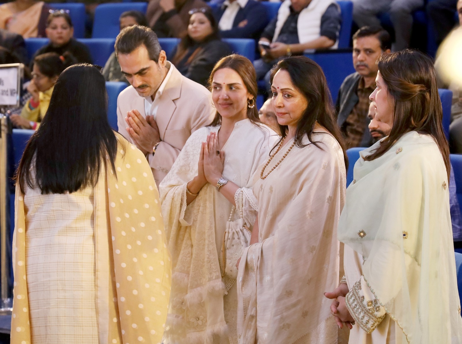 Dharmendra Prayer meet