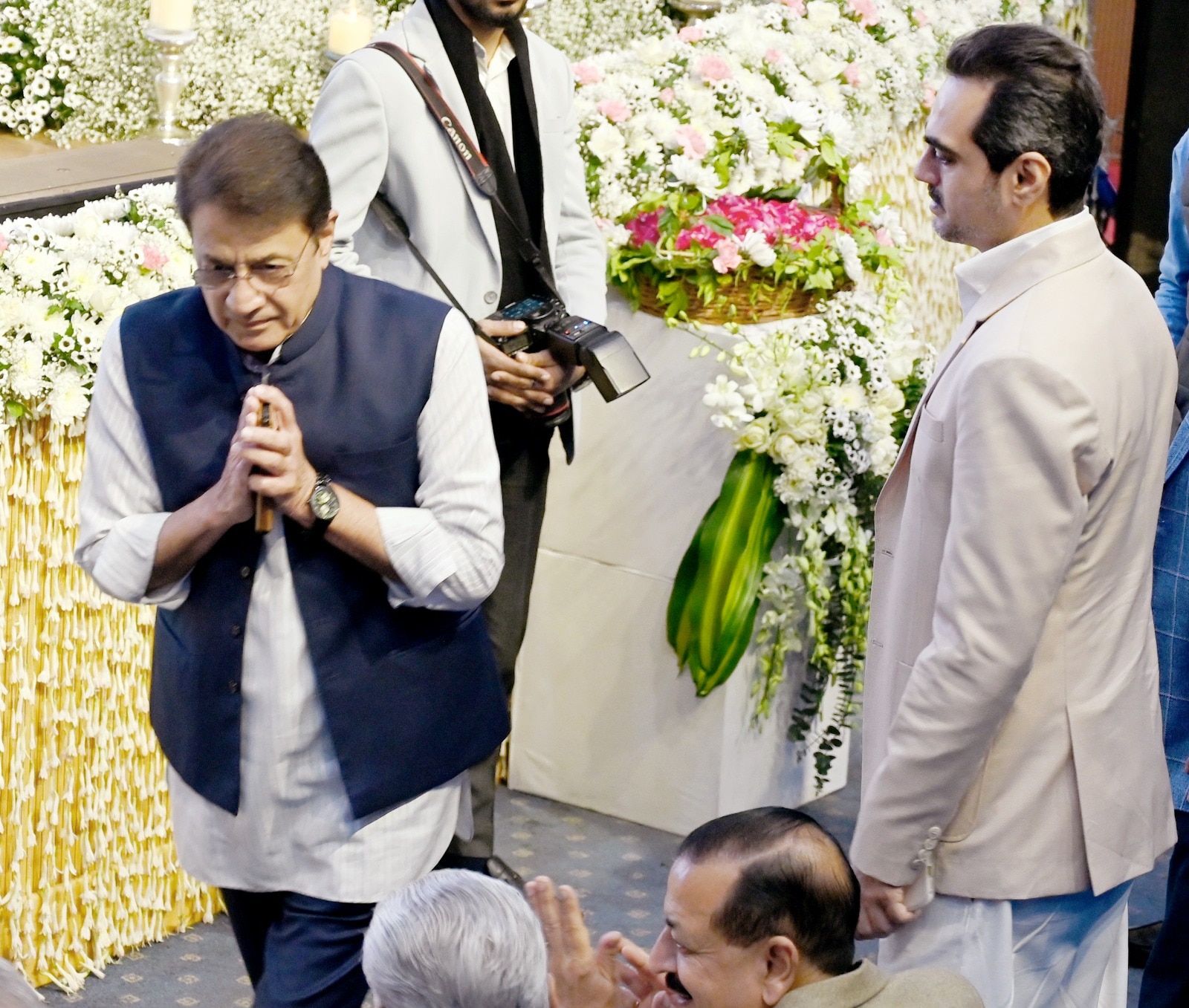 Dharmendra Prayer meet