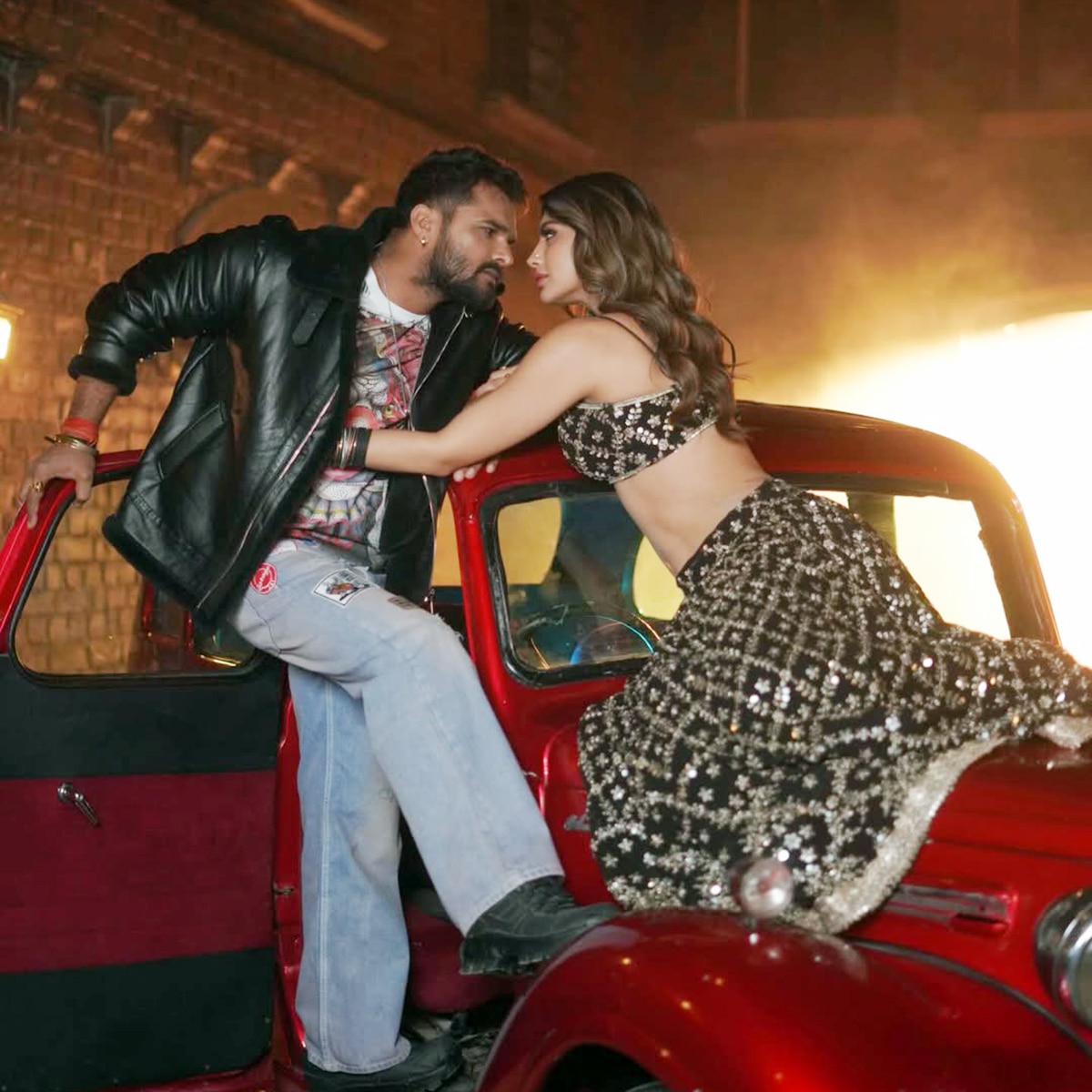  खेसारी लाल यादव