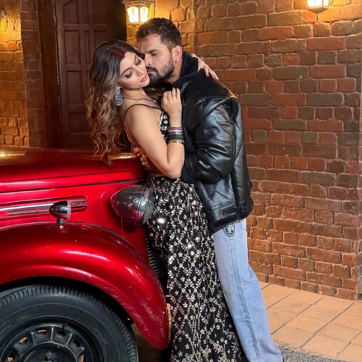  खेसारी लाल यादव