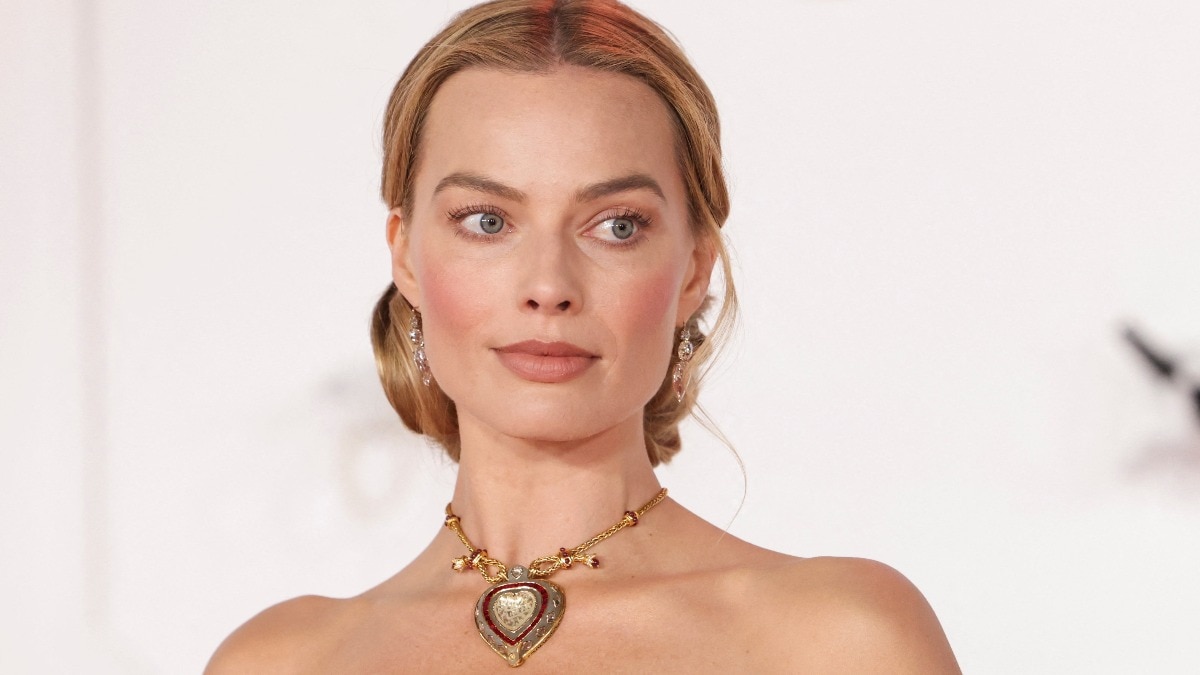 Margot Robbie wearing Taj Mahal Diamond Necklace