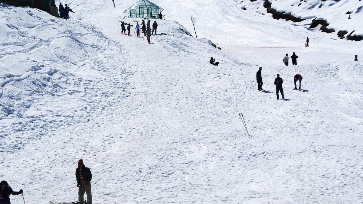  Auli skiing