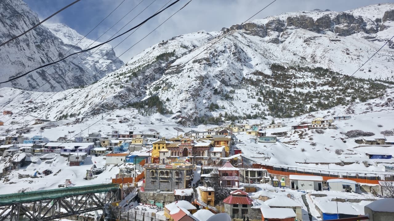 Badrinath Snowfall