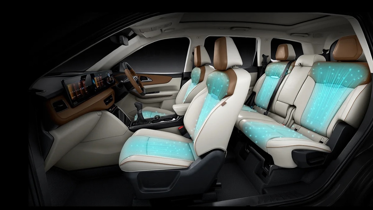 Mahindra XUV 7XO Cabin