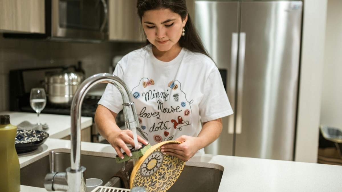 Dish Washing (Photo: Pexels)