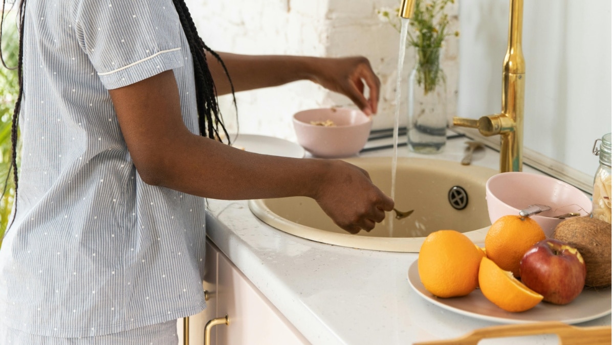 Dish Washing (Photo: Pexels)