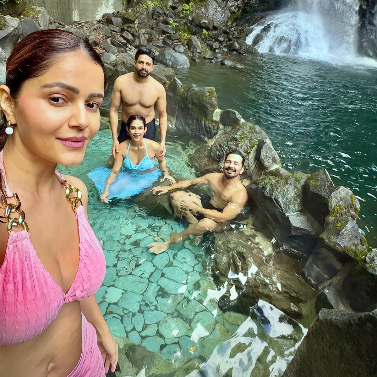 rubina dilaik bikini look 