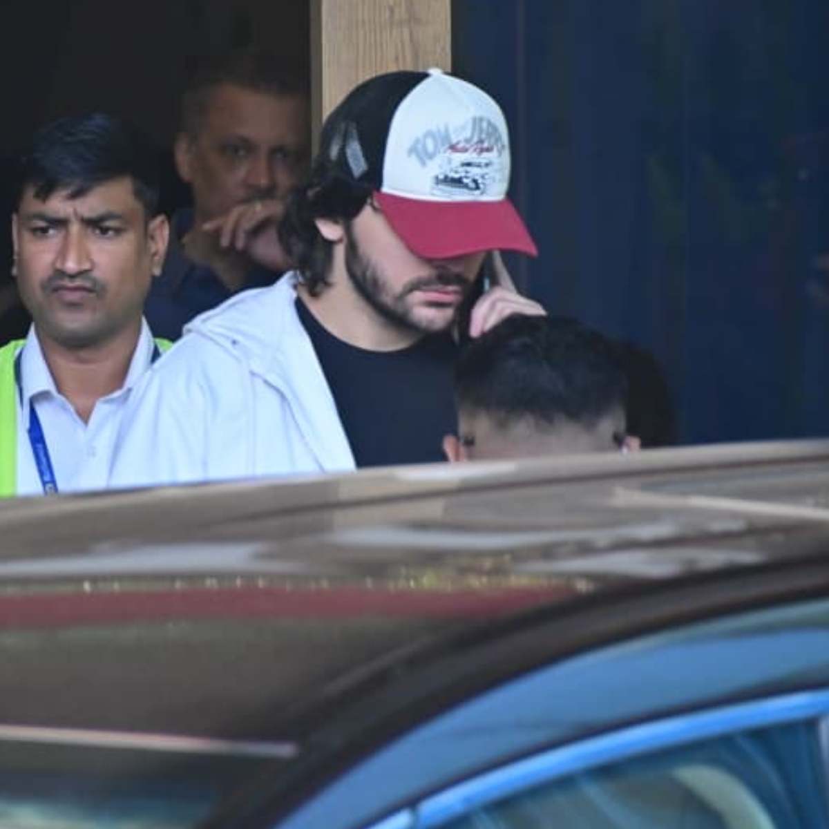 वीर पहाड़िया दिखे नाखुश