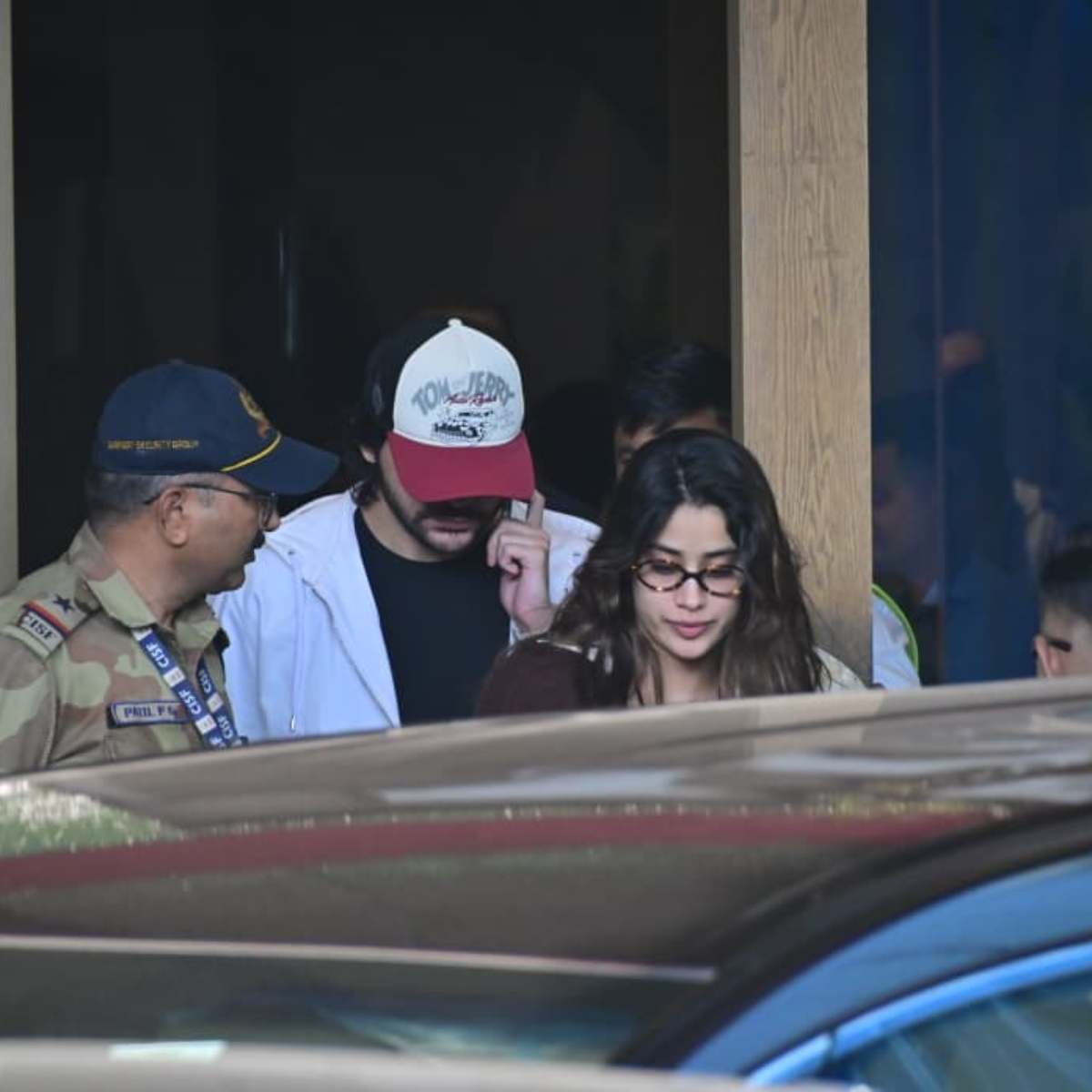 जान्हवी के साथ वीर