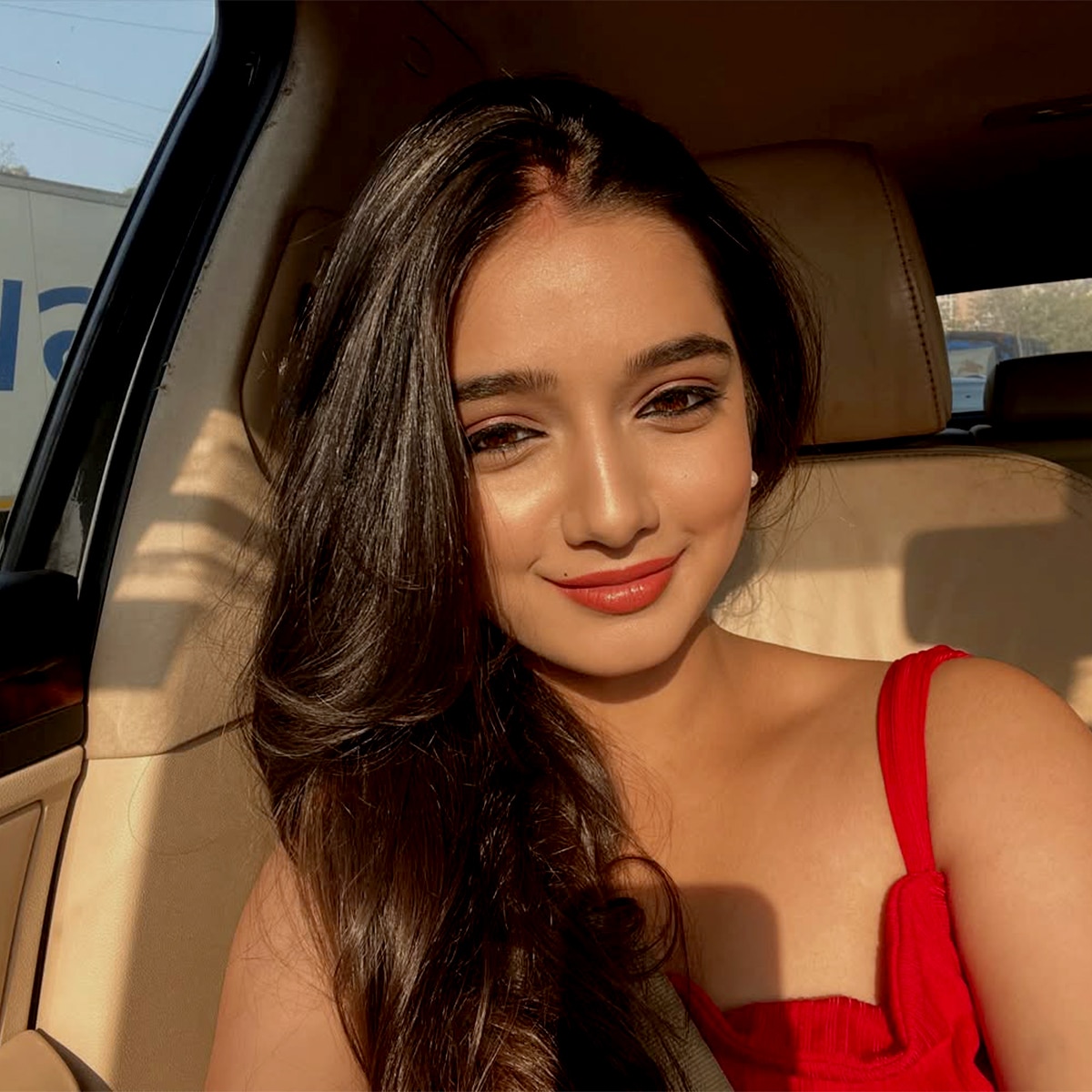 यशिका शर्मा 