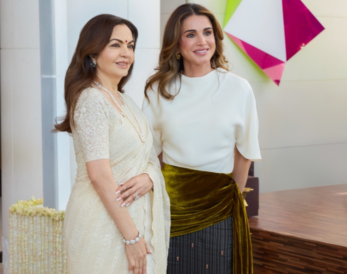 ईशा अंबानी ने घुमाया NMACC