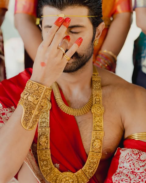 Vijay Deverakondaun uique traditional jewellery all details