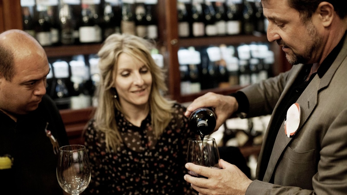 सऊदी की पहली अल्कोहल शॉप,किन्हें मिली हरी झंडी, किसे बैन?