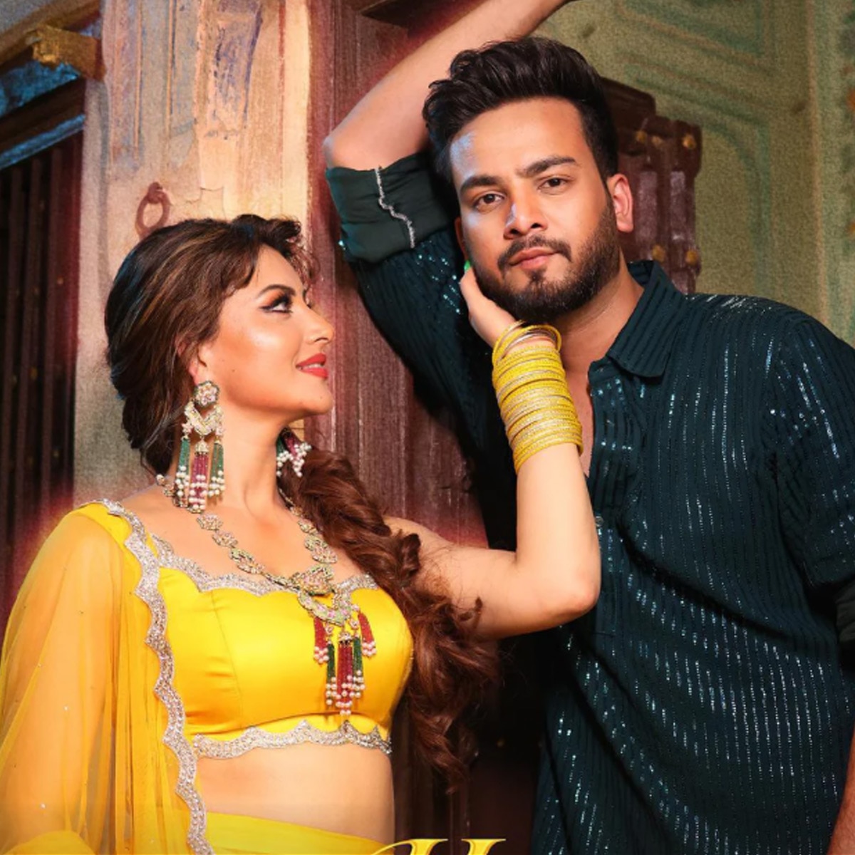 उर्वशी रौतेला, एल्विश यादव