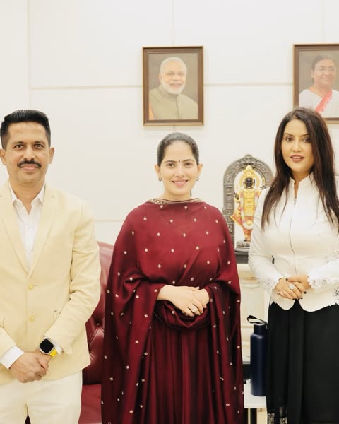 Jaya kishori amruta fadnavis meeting