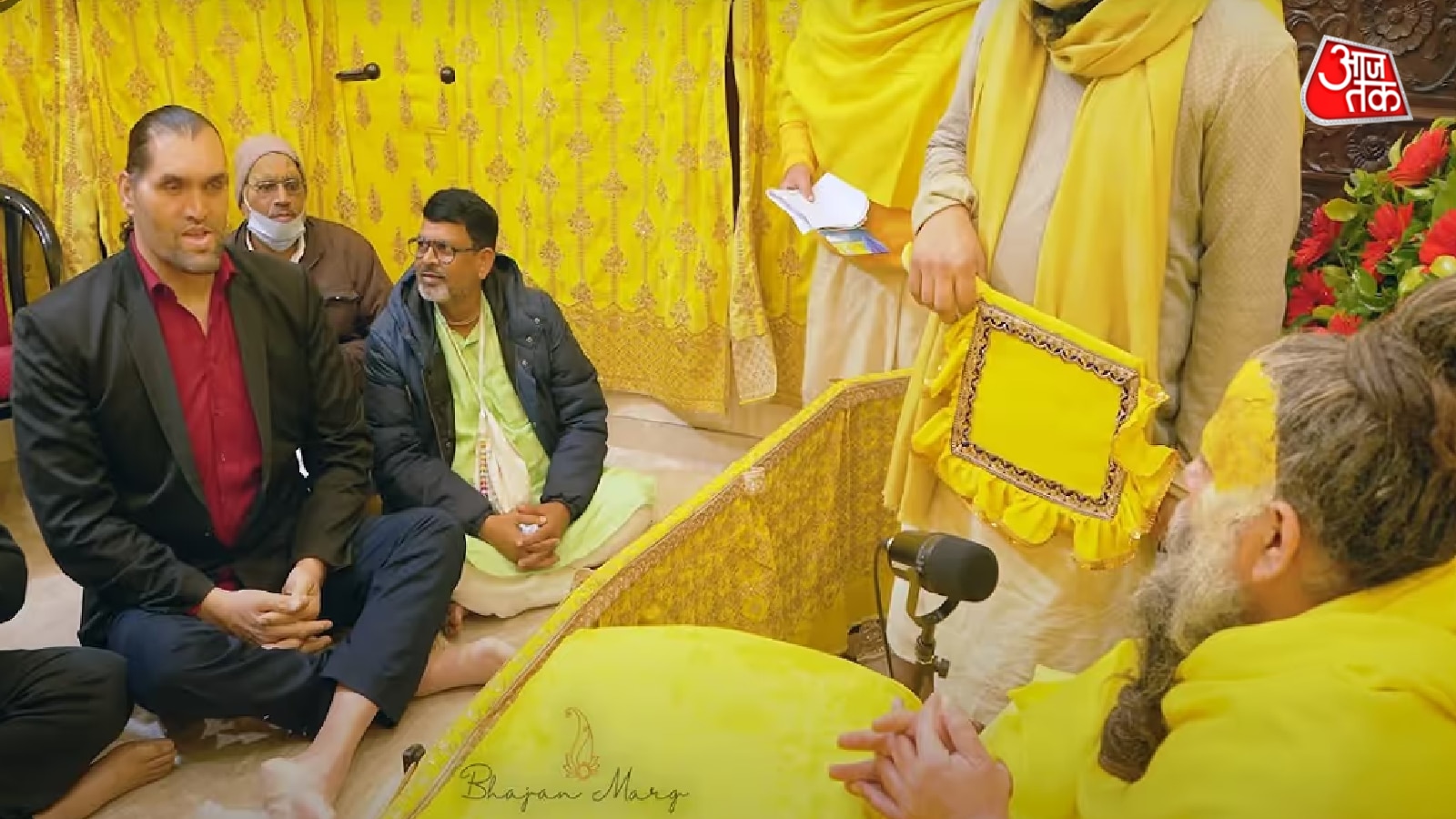 celebrities in premanand maharaj ashram