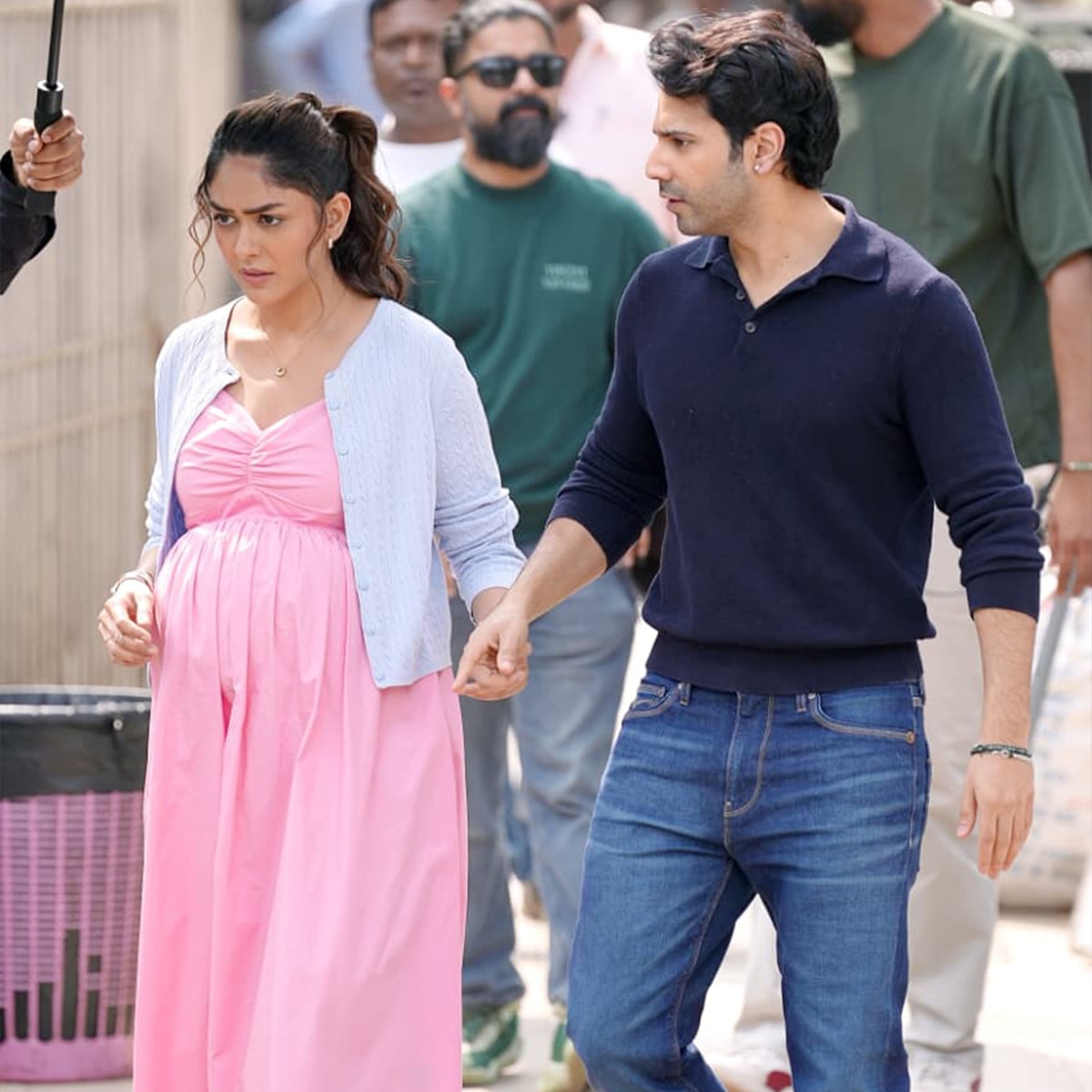 मृणाल ठाकुर-वरुण धवन