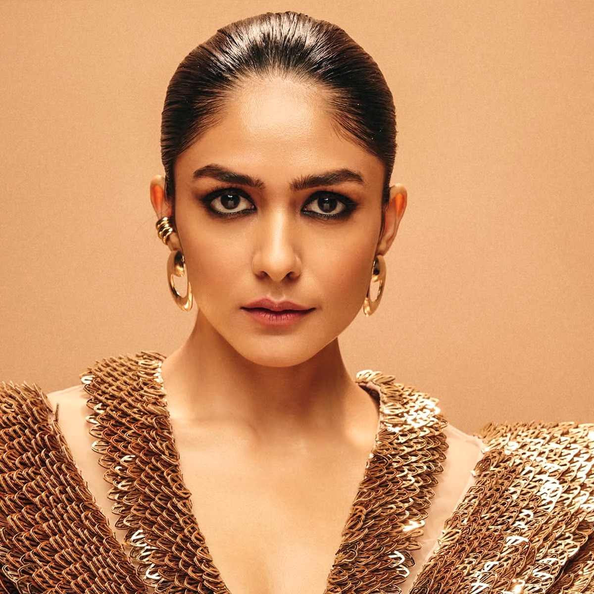 मृणाल ठाकुर