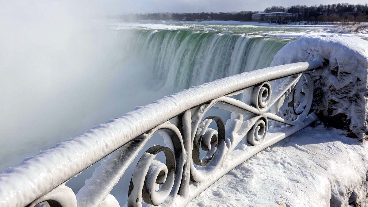 Niagara Falls frozen