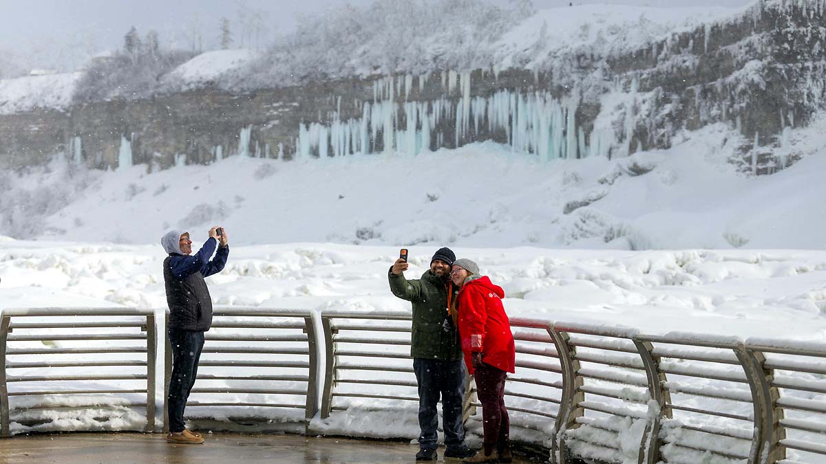 Niagara Falls frozen