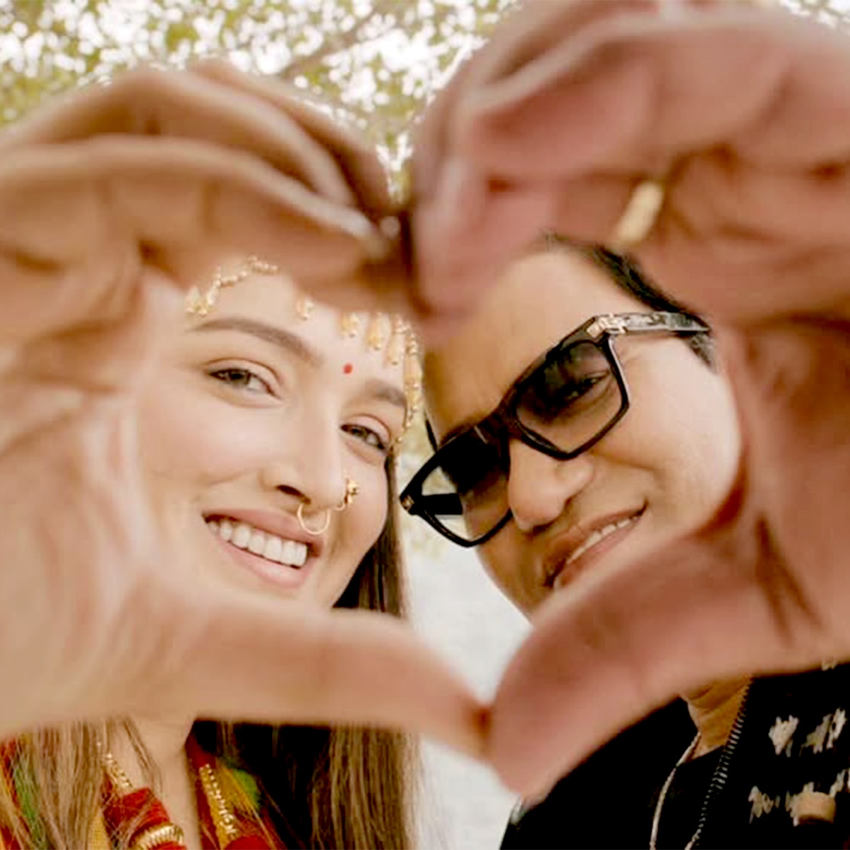 निरहुआ, आम्रपाली दुबे