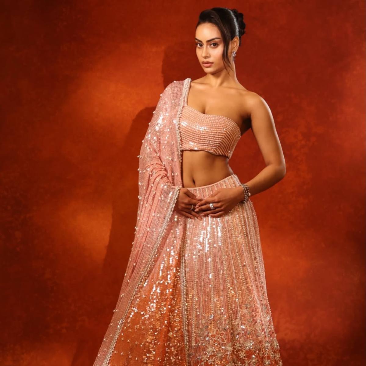 निसा देवगन का लुक