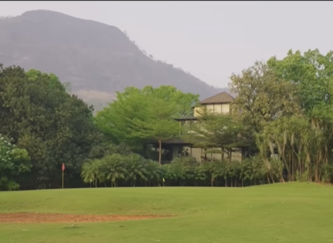 रजत बेदी का फार्म हाउस