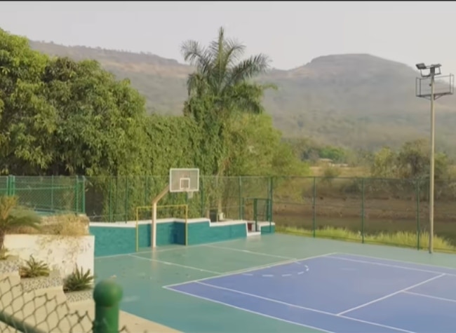 रजत बेदी का फार्म हाउस