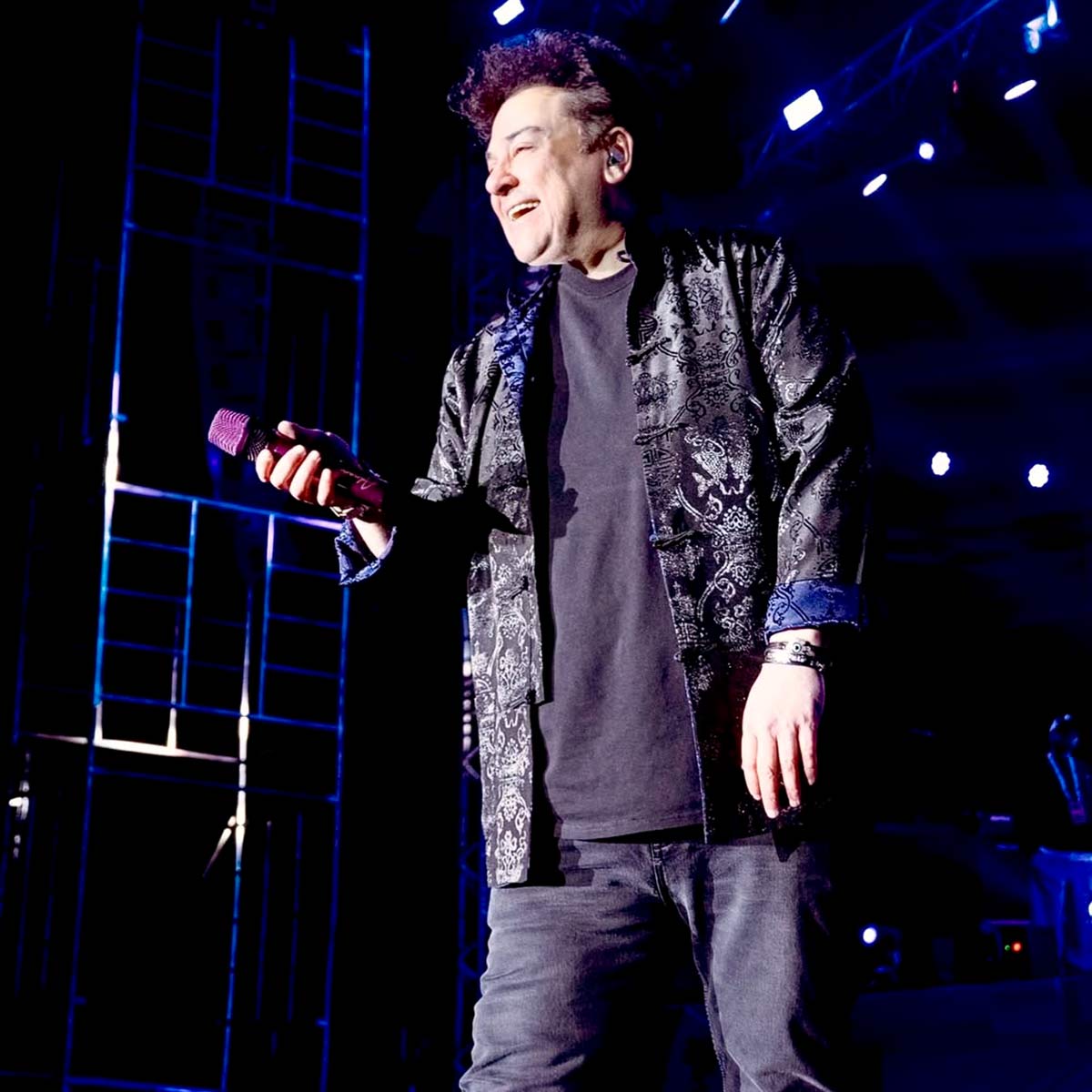 अदनान सामी ने 4 बार की शादी