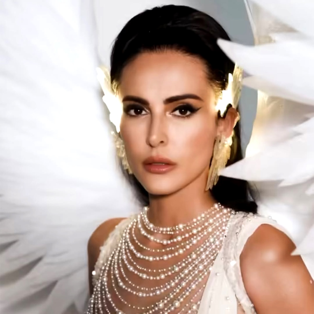  Mandana Karimi will Return Iran