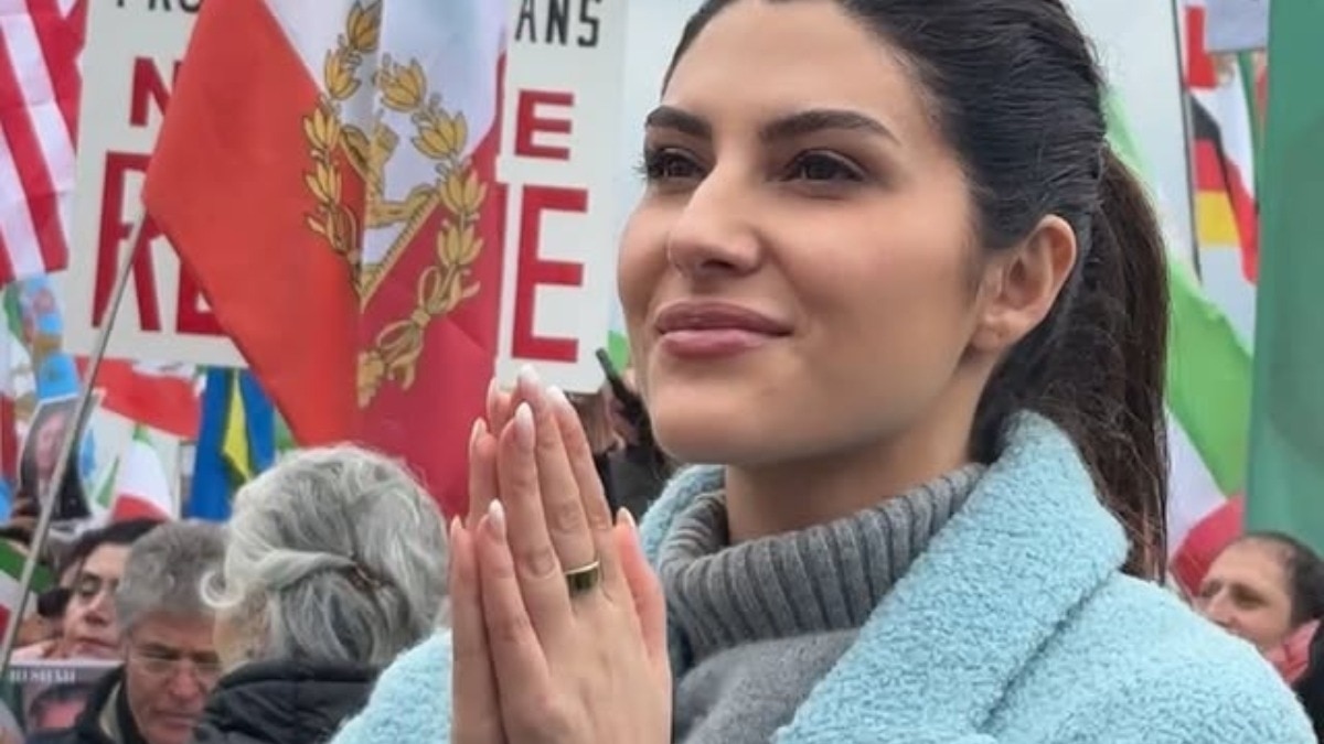 Elnaaz nourozi ban in iran after her life